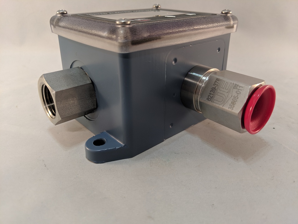UEC ONE SERIES PRESSURE SWITCH 12-30VDC 0-100PSI