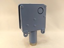 UEC 100 SERIES PRESSURE SWITCH 30"HG VAC 1/4"NPT SPDT