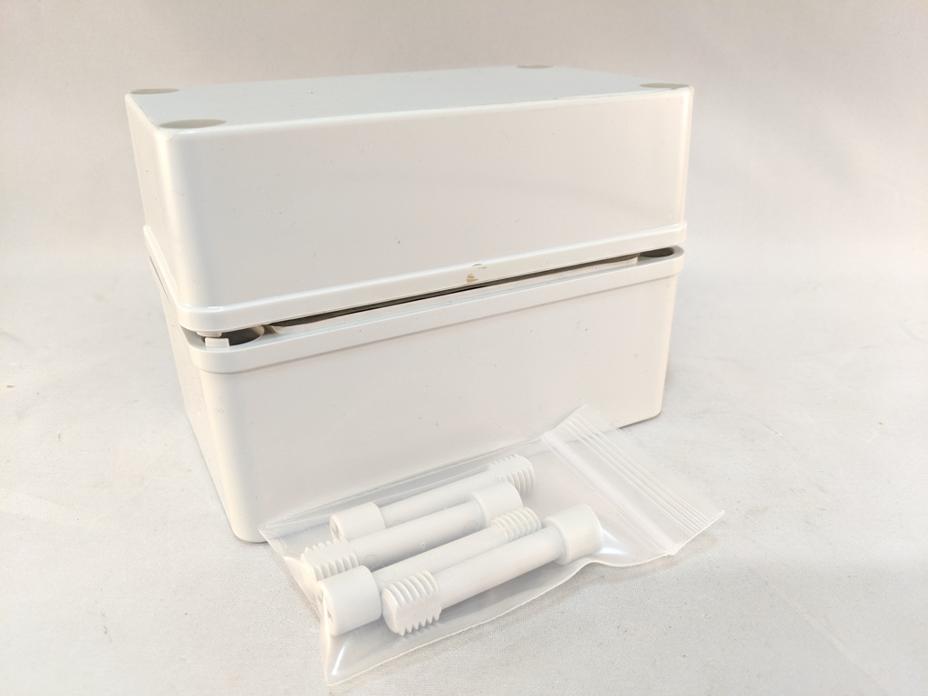COMMANDER POLY ENCLOSURE 4.71X2.74X3.26" NEMA 4X BLANK COVER