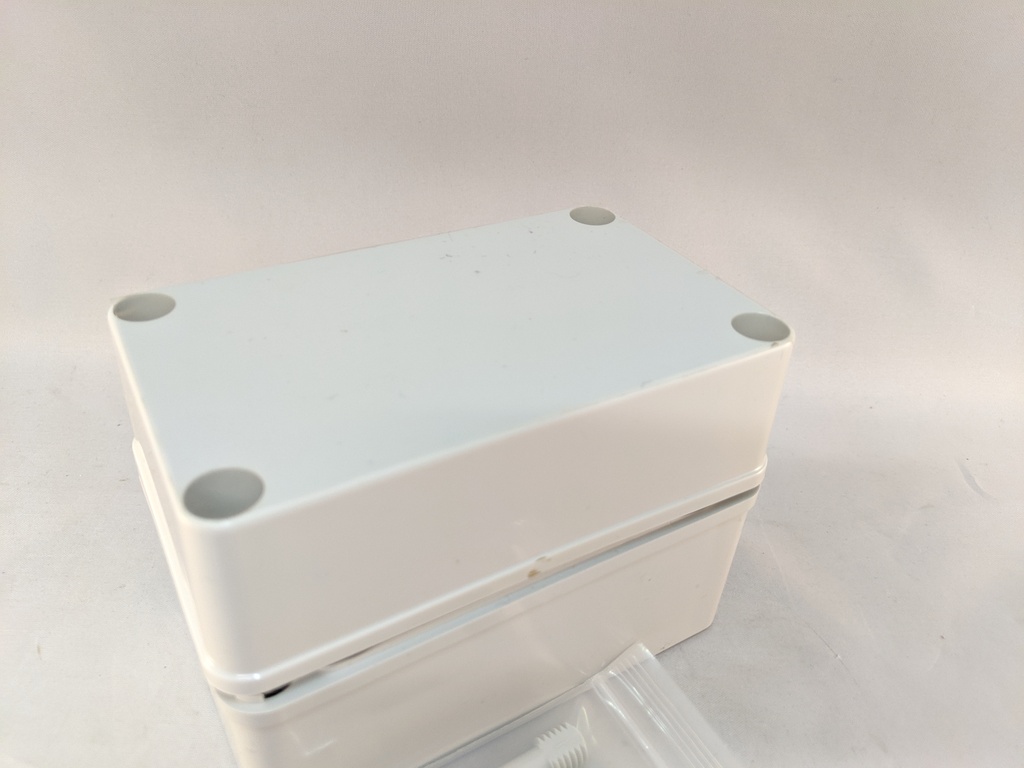 COMMANDER POLY ENCLOSURE 4.71X2.74X3.26" NEMA 4X BLANK COVER