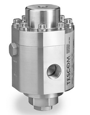 EXTERNALLY GAS LOADED PRESSURE REDUCING REGULATOR NONVENTING, 1/2" SAE PORTS, 316 SS BODY, PCTFE SEAT, BUNA O-RING/DIAPHRAGM, 1/4" MS33649 DOME PORT, 0.375 ORIFICE, 6000PSI MAX INLET/OUTLET