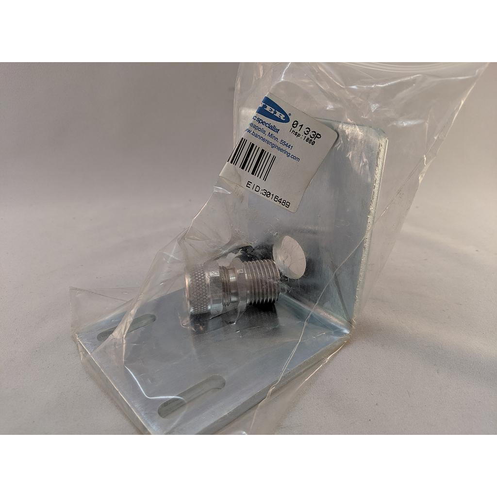 Banner Bracket: Heavy Duty 6 mm (0.25 in) Zinc-Plated; Retrofits PHOTOSWITCH Series 42RLU or 42RLP Sensor; Hardware Included (SMB700P)