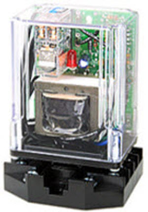 Series 16DM DPDT Load Contact, Solid State Plug-In Module
