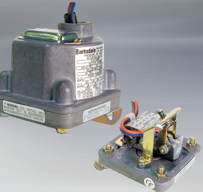 Barksdale Diaphragm Pressure Switch, Single Setpoint, Housed Version, 0.5-80 PSI, 1/4 NPT Lower Mount